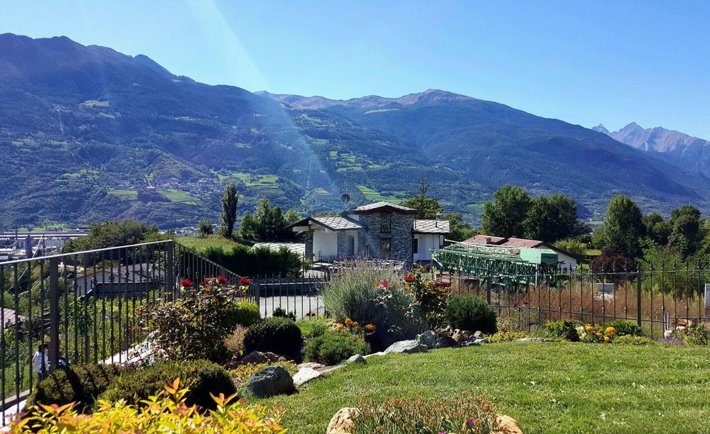 Appartamento Fleur Des Neiges Aosta Habitación foto